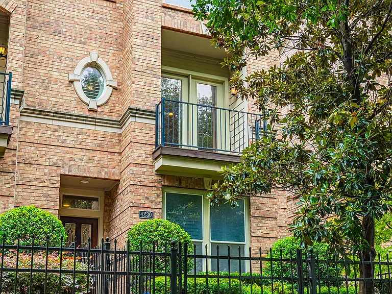 4230 Holland Ave — Photo 3
