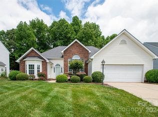 1925 Thornblade Ridge Dr, Matthews, NC 28105