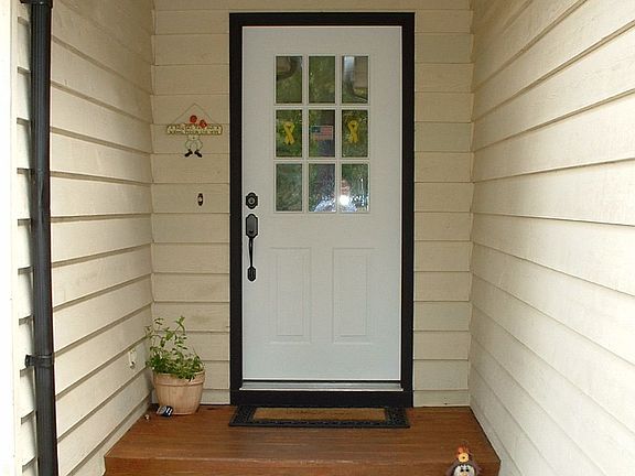 Enviting and Cozy Entry
