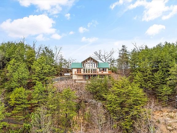 3rd image of 2511 Mountain Blvd