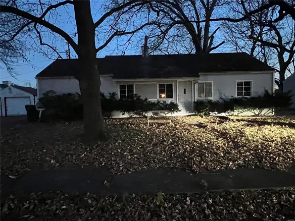 1105 Dawn Dr, Belleville, IL 62220