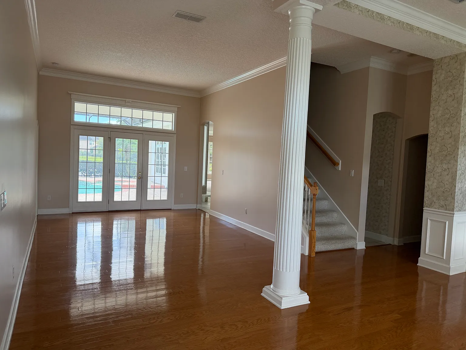 5 bed, 3900 sqft, $4,195 — Photo 4
