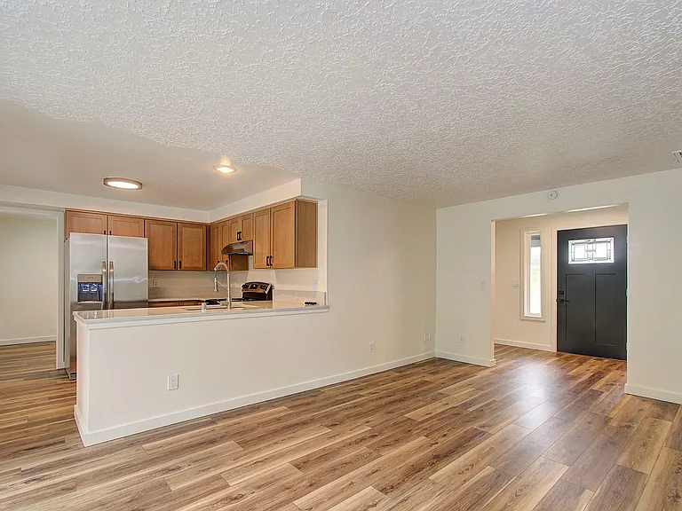 14317 SE 14th St — Photo 7