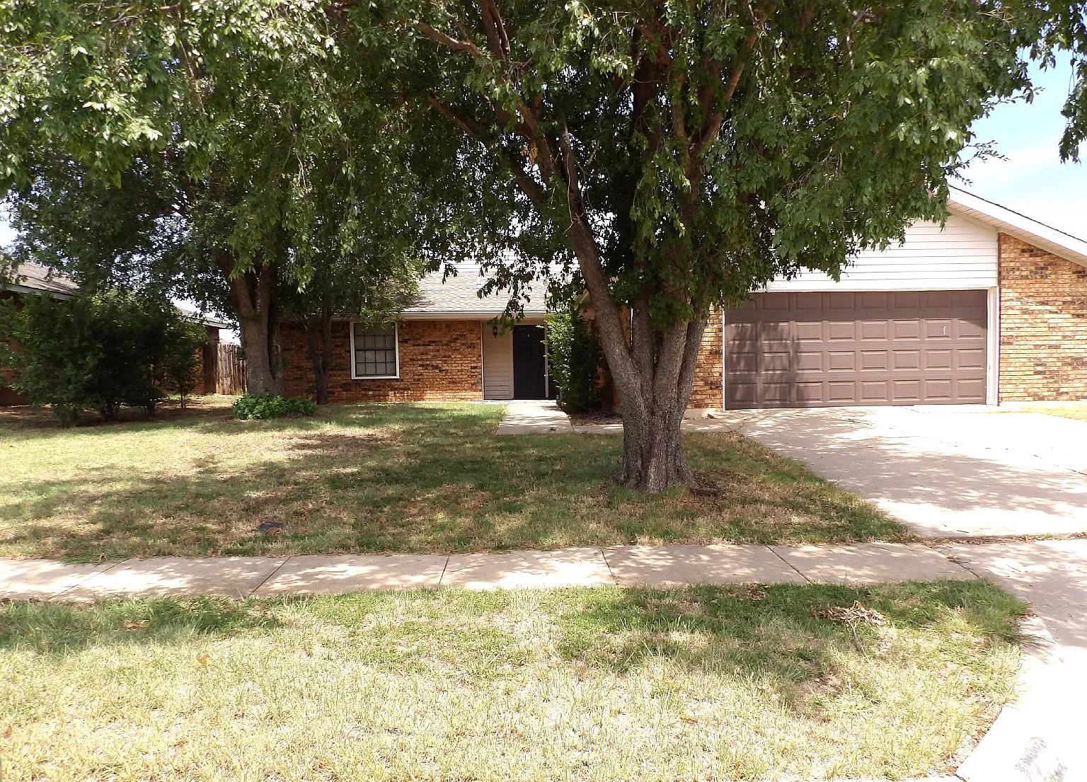 3 bed, 1600 sqft, $1,795 — Photo 1