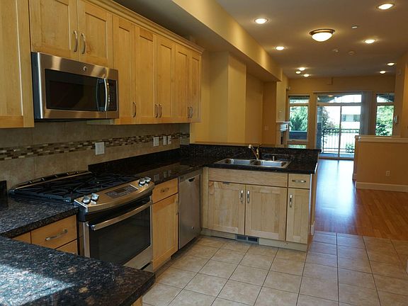3rd image of 12338 NE 7th Pl APT 105