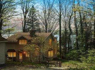 4461 Prospect Ave, Onekama, MI 49675