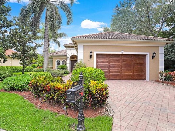 2nd image of 5576 Hammock Isles Dr