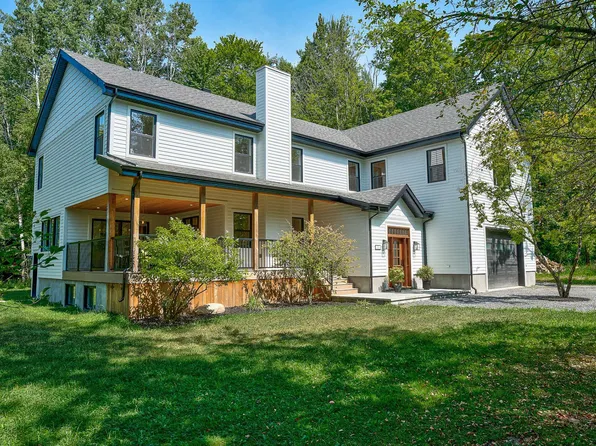 108 Rue Bellevue, Bromont, QC J2L 1Z7
