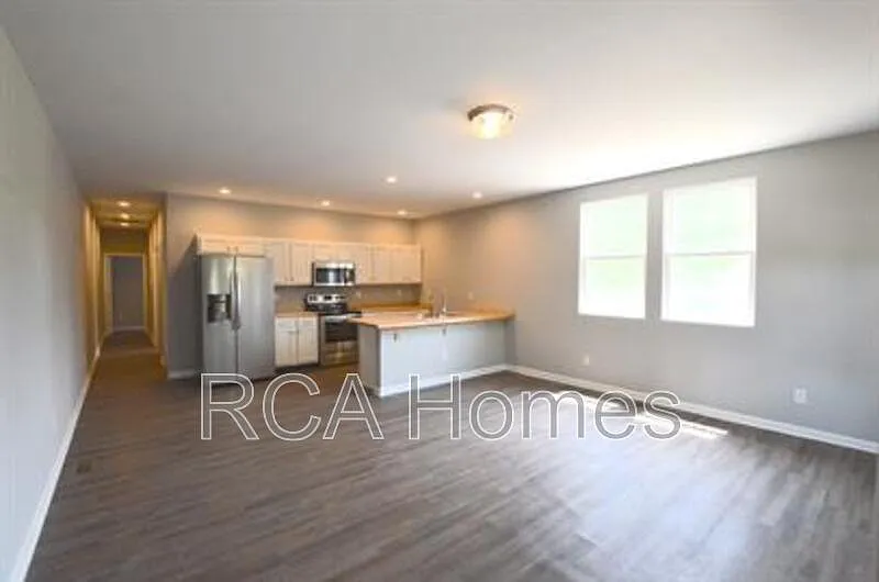 2 bed, 2.0 bath, 1179 sqft, $1,350 — Photo 2