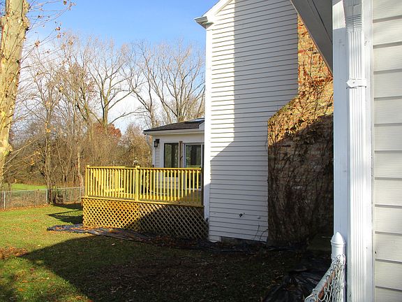 4th image of 1735 Pinehurst Ln