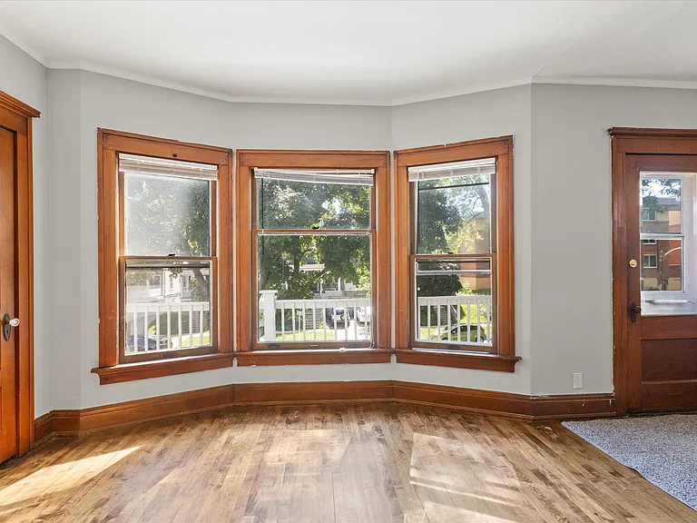 2745 N Frederick Ave — Photo 25