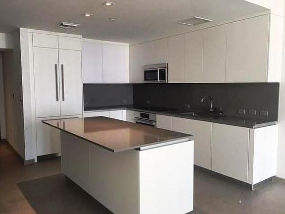 5th image of 68 SE 6th St #2107