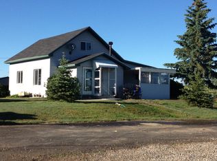 40 Plainsmen Field Rd, Scobey, MT 59263