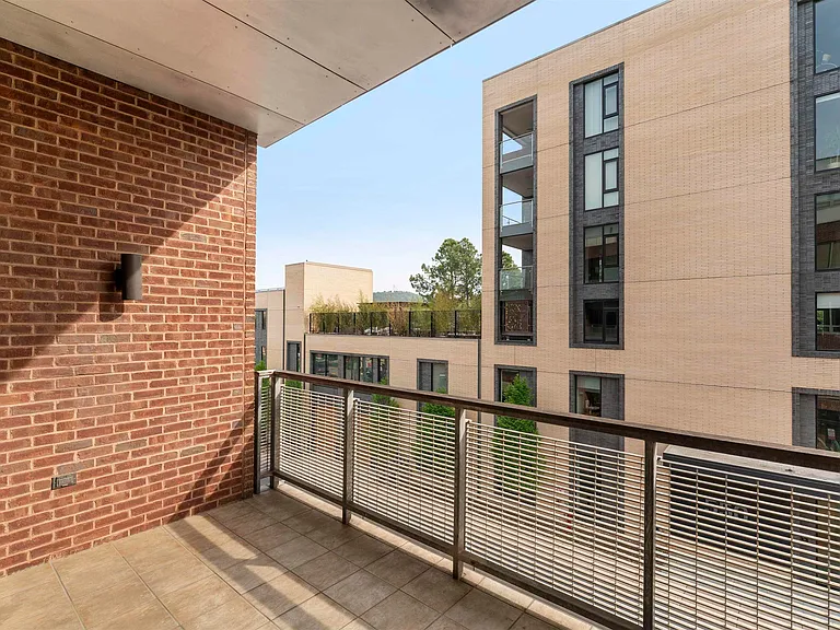 112 5th St SE #3D — Photo 2