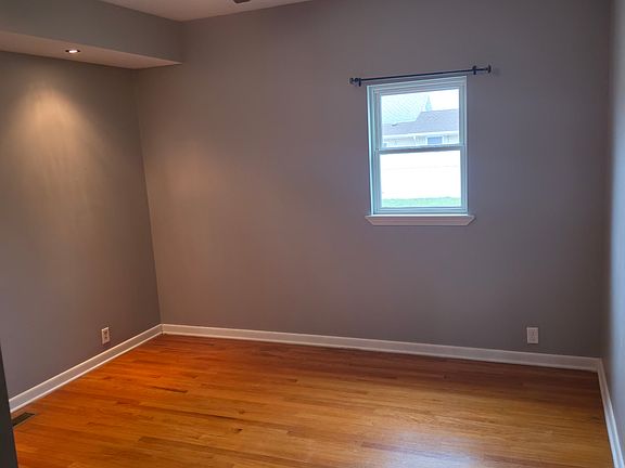 5th image of 403 Roland St