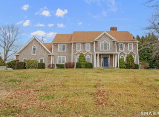 14 Riverside Drive, Waterford, CT 06385