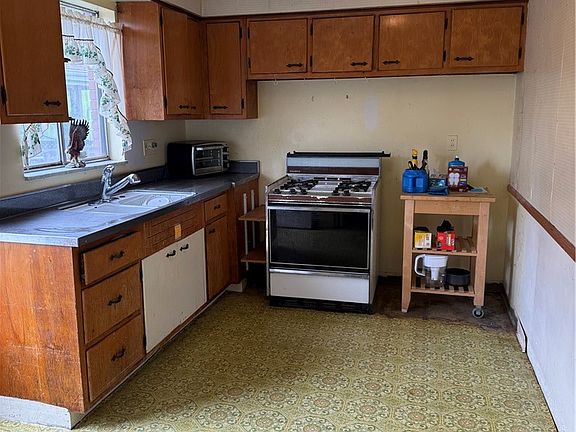 5th image of 1725 Norsen Dr