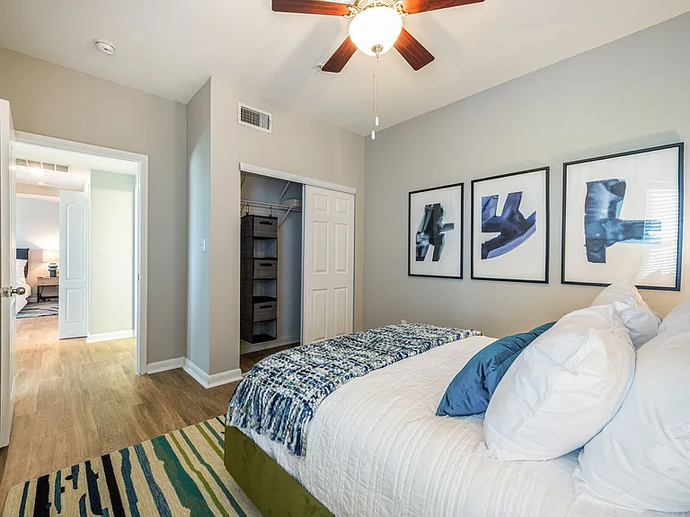 Baypoint Apartments — Photo 91