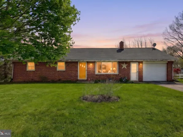 860 Witmer Rd, York, PA 17406