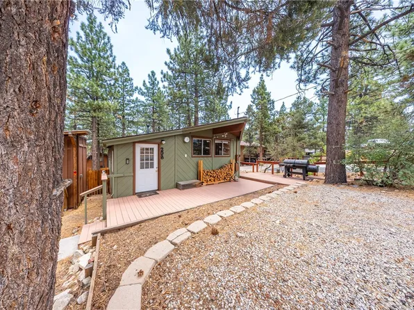 208 Muroc Dr, Big Bear City, CA 92314