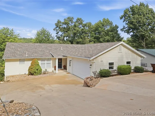 209 Hickory Grove Dr, Linn Creek, MO 65052