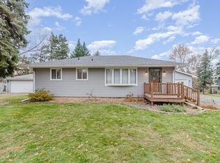 1260 Guthrie Ave N, Oakdale, MN 55128