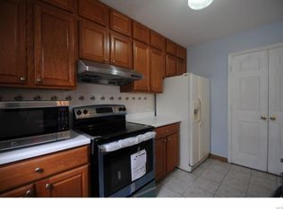 36 Creekside Cir, Spring Valley, NY 10977