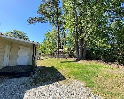 2 bed, 700 sqft, $1,050 — Photo 3