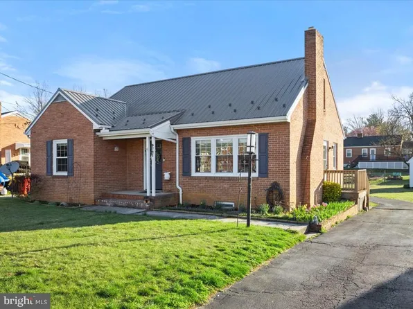 9721 Chapelwood Ln, Hagerstown, MD 21740