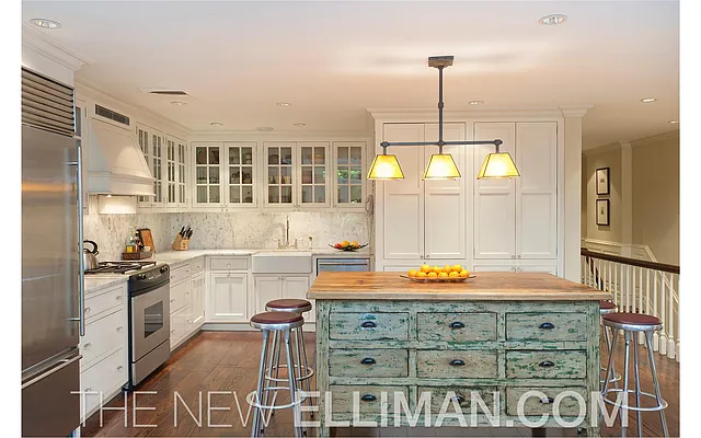 Sold by Douglas Elliman | media 27