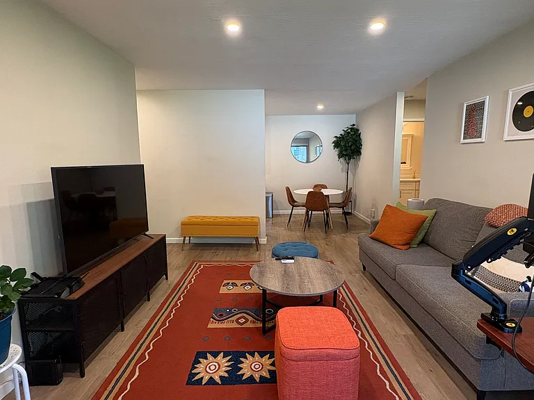 1431 Marchbanks Dr #4 — Photo 2