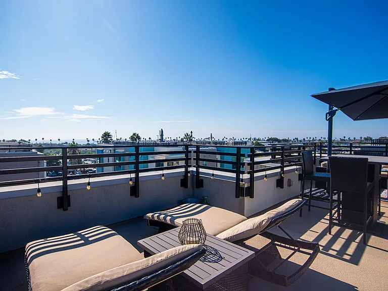 1562 Vista Del Mar Way #1 — Photo 26