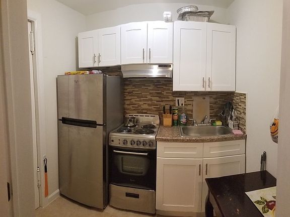 5th image of 3045 Ocean Pkwy Suite 1A