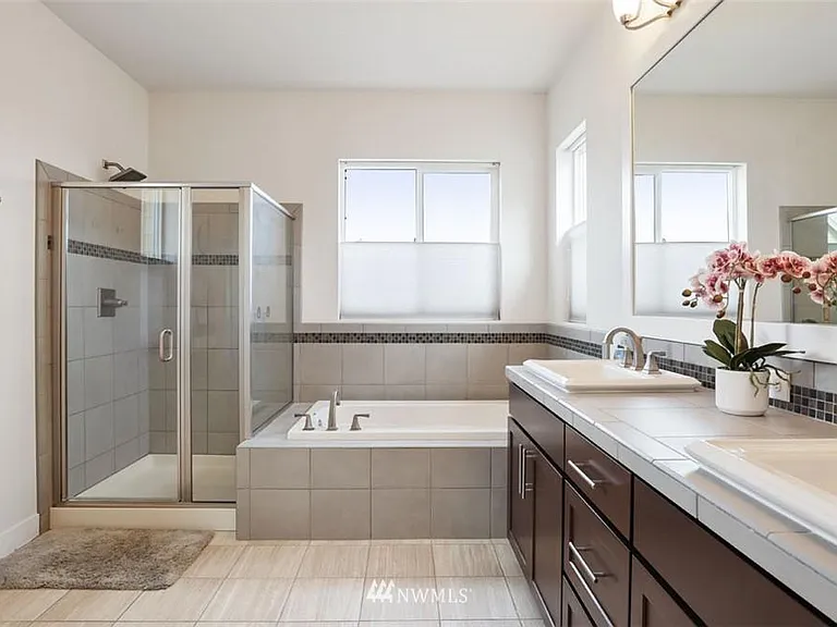 1660 NE Falls Dr — Photo 21