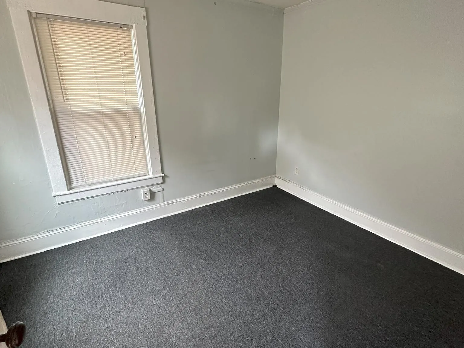 3 bed, 876 sqft, $1,450 — Photo 2