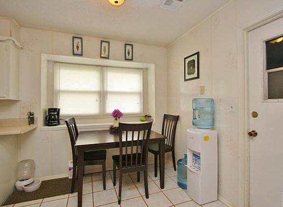 5th image of 1054 S Meadow Ln