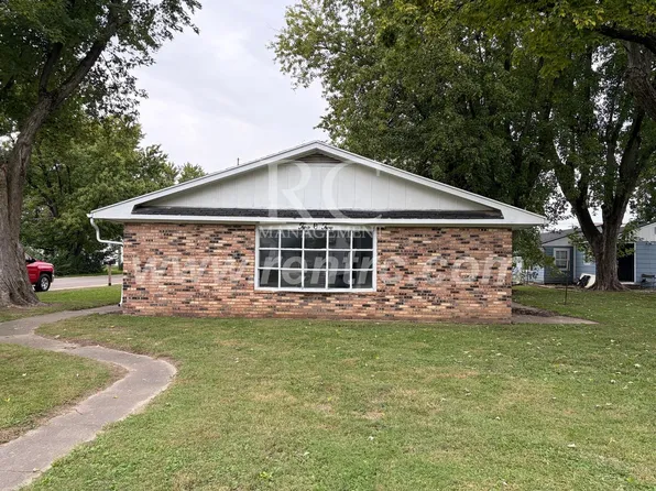 202 N California Ave #A, Danville, IL 61832