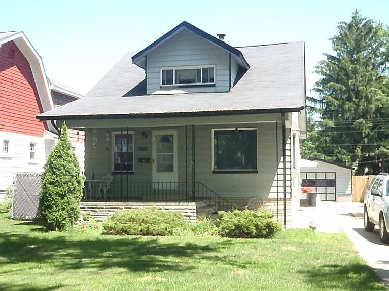 1st image of 29533 Evergreen St
