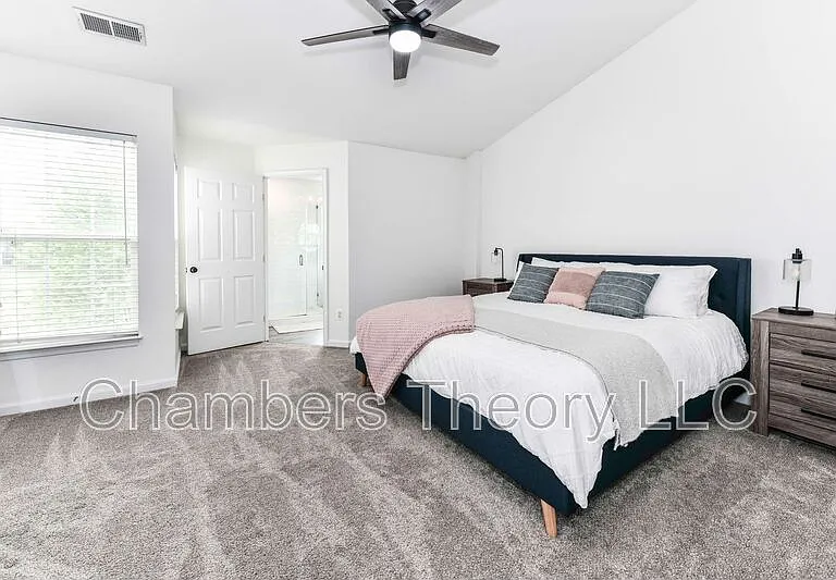 235 Shirley Sq SE — Photo 30