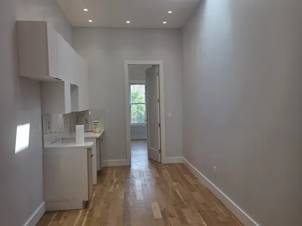 690 Onderdonk Avenue image 1 of 7