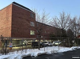 65 Fairview St APT 3D, Palisades Park, NJ 07650