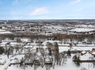 3688 Centerville Rd, Vadnais Heights, MN 55127