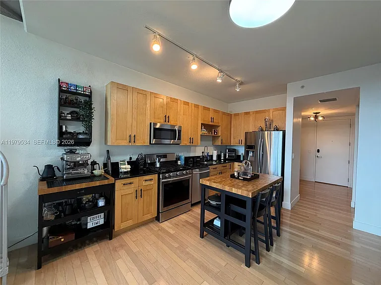 150 E Robinson St #205 — Photo 6