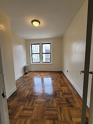 5th image of 578 Parkside Ave #D5