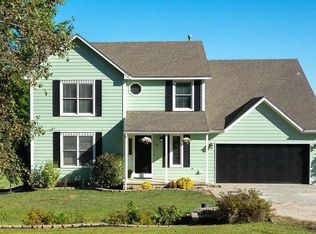 139 Hatchell Rd, Tonganoxie, KS 66086