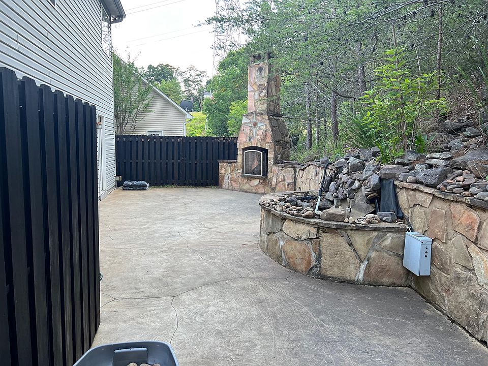 2nd image of 8653 Abraham Ln