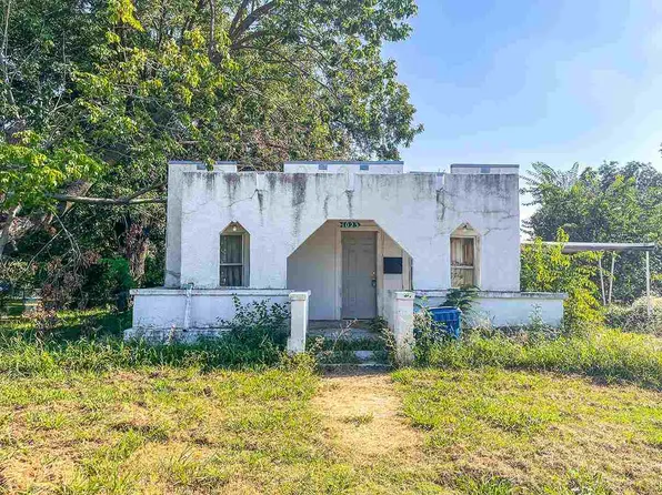 1023 E 3rd St, Cushing, OK 74023