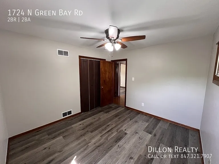 1724 N Green Bay Rd — Photo 16