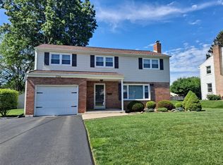 2724 Plaza Dr, Endwell, NY 13760