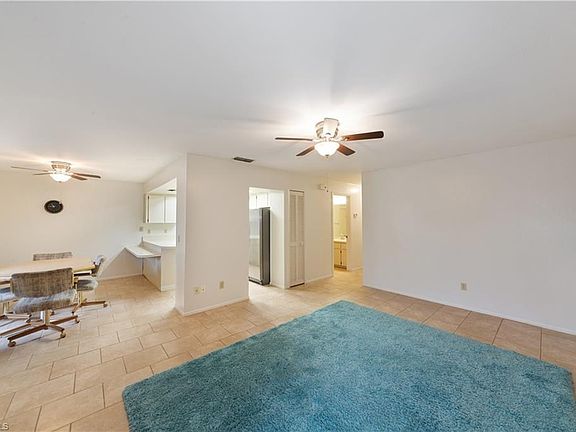 3rd image of 1004 SE 8th St APT 106